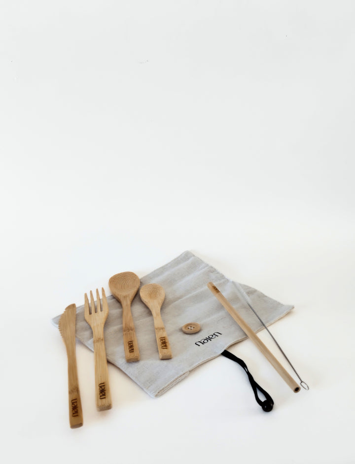 Translation missing: fr.Set de 4 Couverts en Bambou avec Pochette