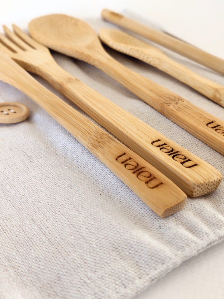 Translation missing: fr.Set de 4 Couverts en Bambou avec Pochette