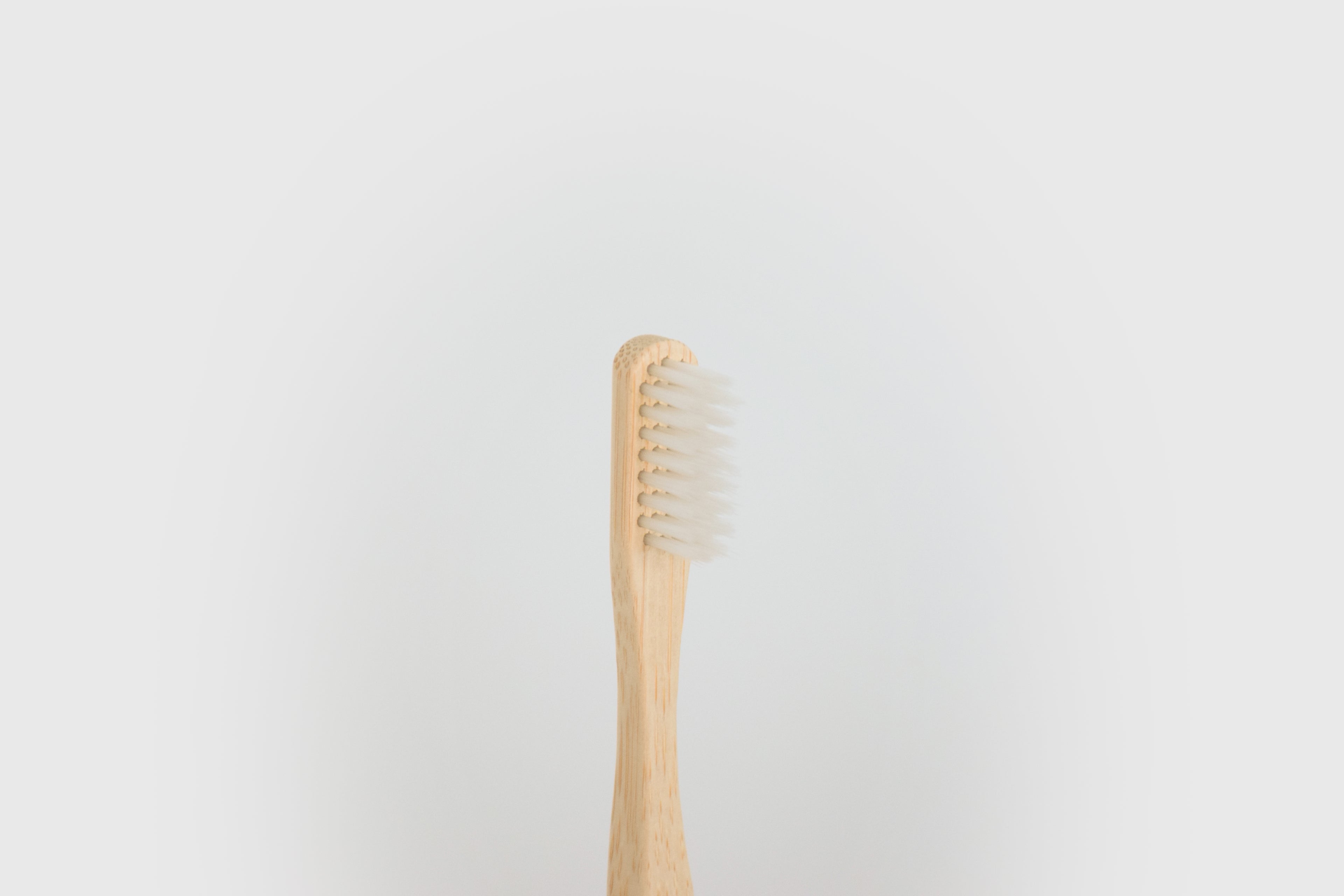 Brosse à dents en bois à l'unité, 4 coloris au choix
