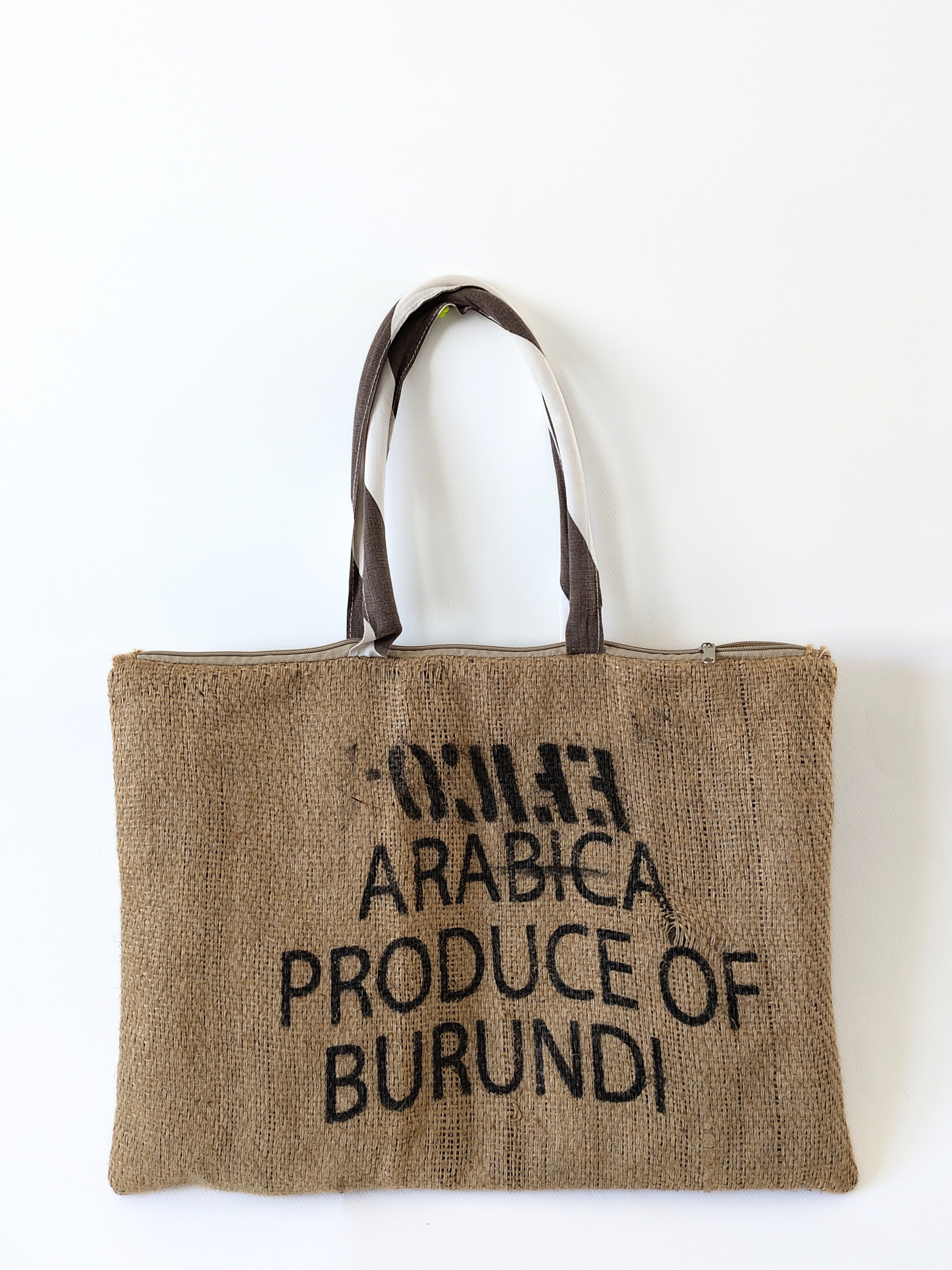 Le Sac Café – Lignes Simples, Âme Voyageuse 1