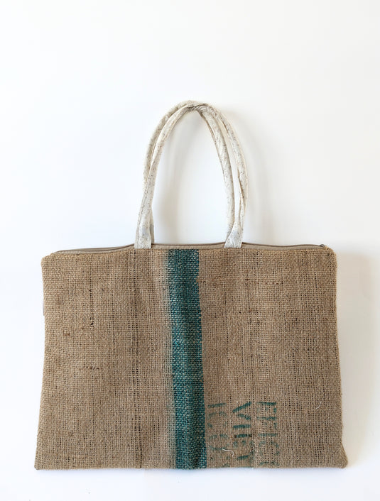 Translation missing: ar.Le Sac Café – Lignes Simples, Âme Voyageuse 4