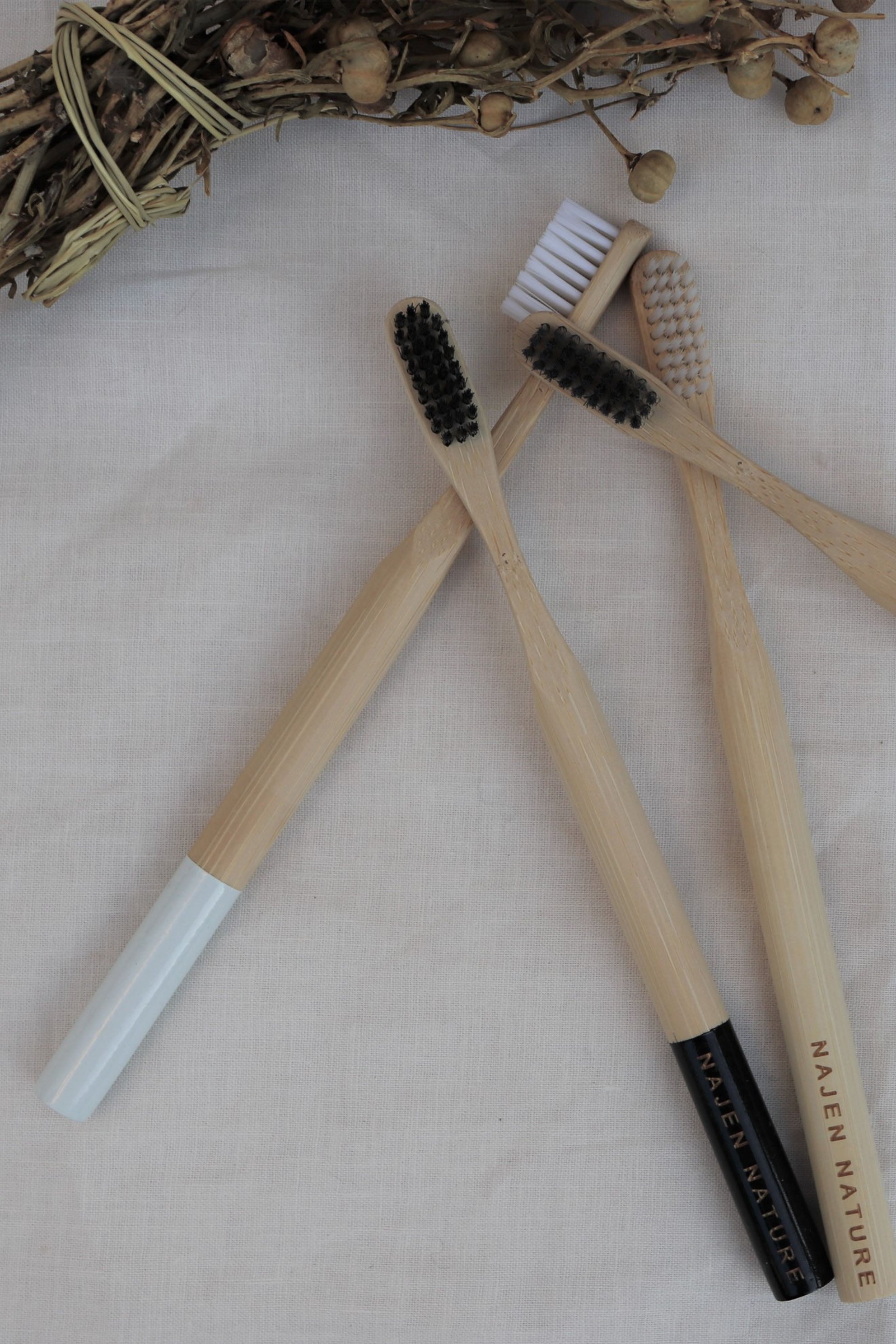 Translation missing: fr.Brosse à dents en bambou à l'unité, 4 coloris au choix