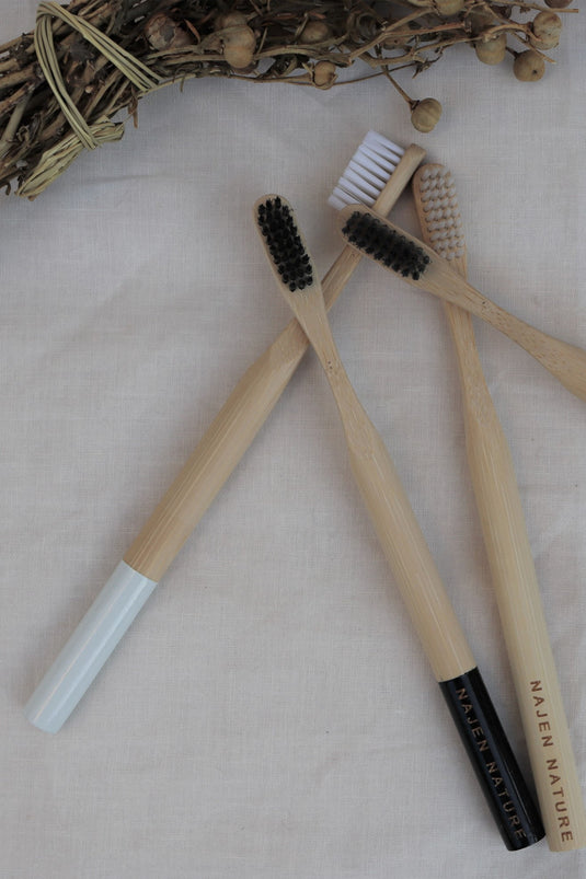 Translation missing: fr.Brosse à dents en bambou à l'unité, 4 coloris au choix